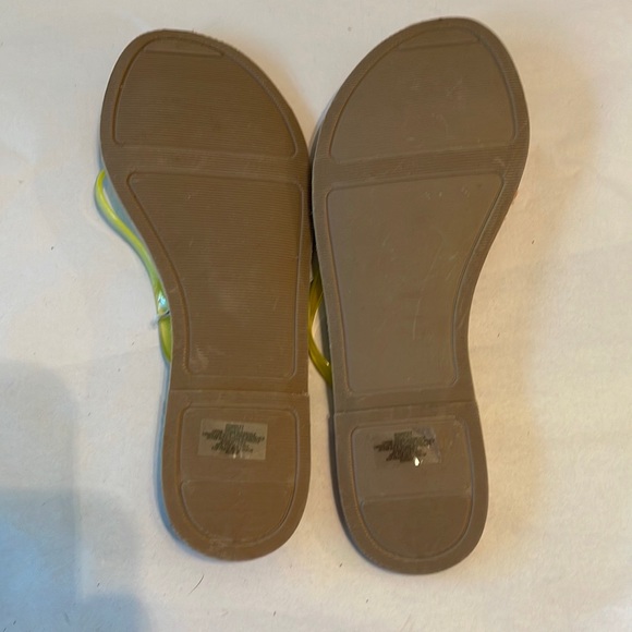 Old Navy Flip Flops - Picture 2 of 3